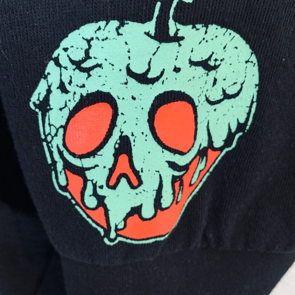 Disney Snow White & The Seven Dwarves Poison Apple Black Hoodie Pullover 3X - Picture 8 of 15
